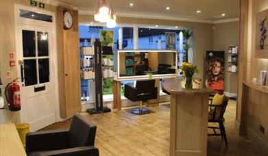 Q Hair & Beauty Midhurst
