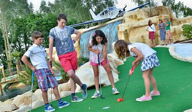 Jungle Paradise Adventure Golf